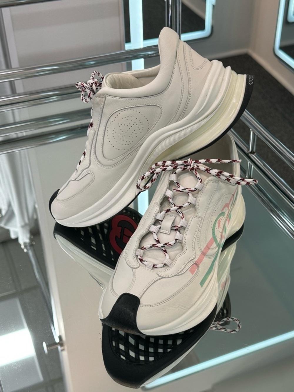 Gucci Run Sneakers - Picture 3 of 10